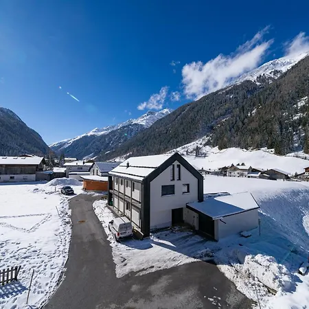 Apartment Chardonnay *